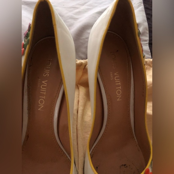 Authentic Louis Vuitton white floral heels - Picture 6 of 8